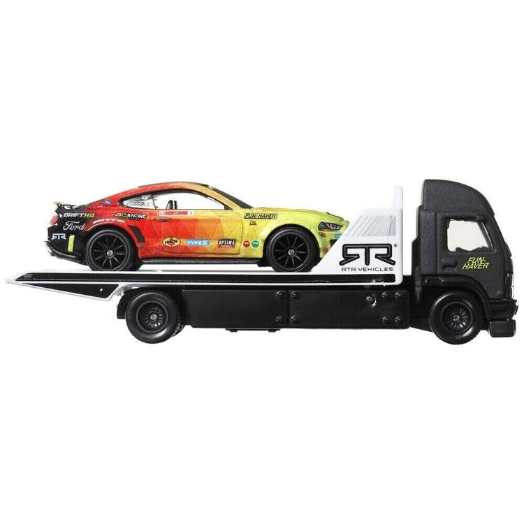 Hot Wheels Team Transport 1:64 '23 Ford Mustang RTR Spec 5 Aero Lift #50 HKF39