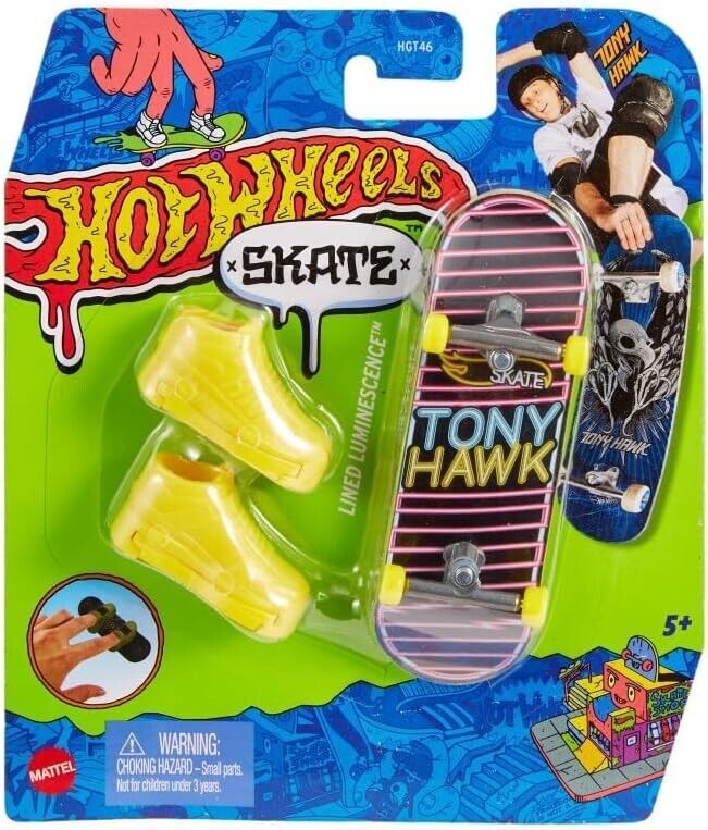 Hot Wheels HGT46 Mini Skateboard Includes Shoes. Assorted Models, Multicoloured