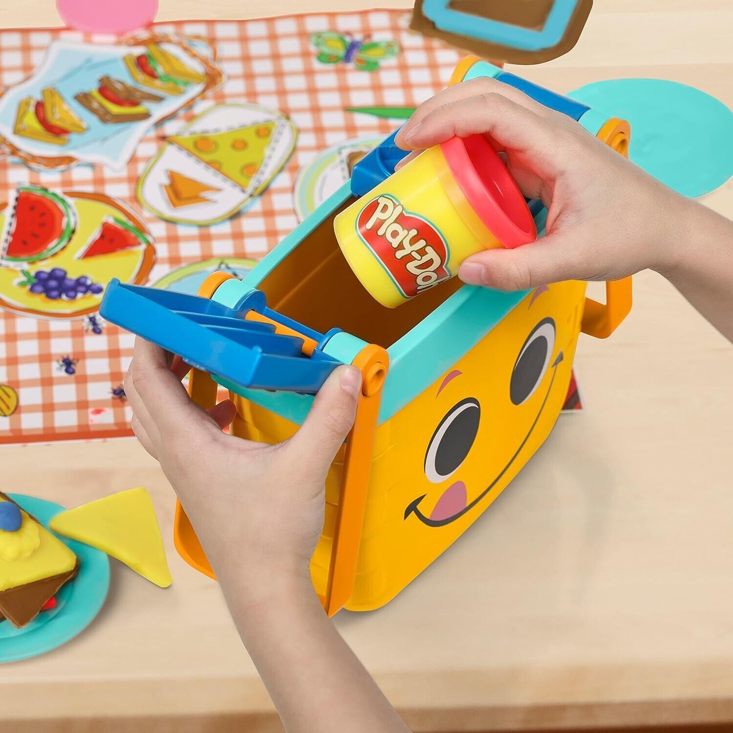 Play-Doh Picnic Shapes Starter Set, Preschool Toys (F6916) for 3+ Years