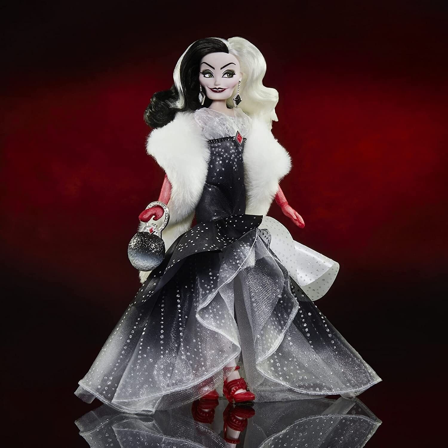 New Disney Villains Style Series Cruella De Vil Fashion Doll