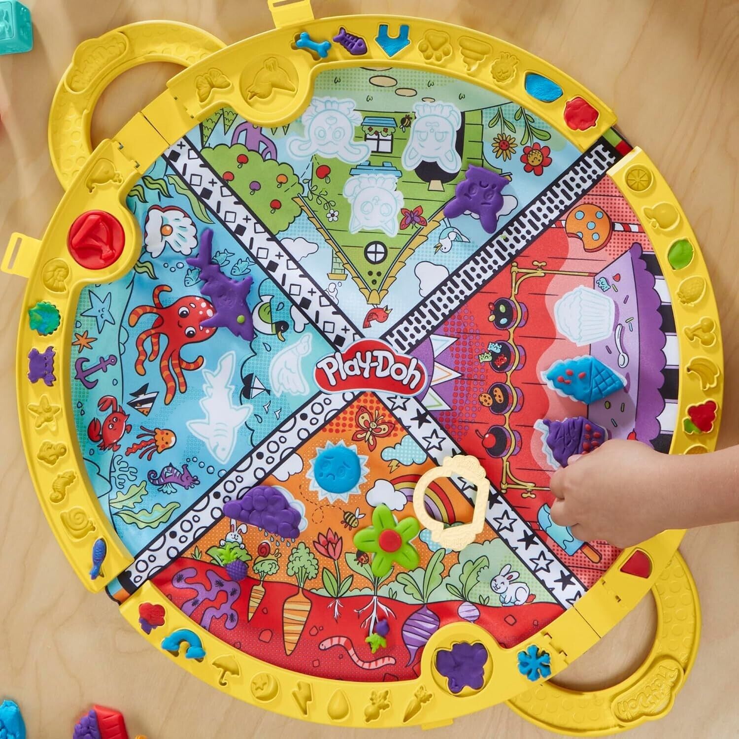 Play-Doh Fold and Go Playmat Starter Playse