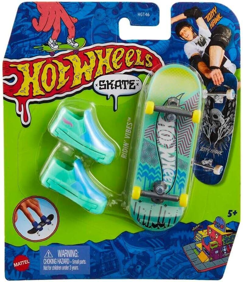 Mattel HGT46 Hot Wheels Mini Skateboard Includes Shoes. Assorted Models, Multico