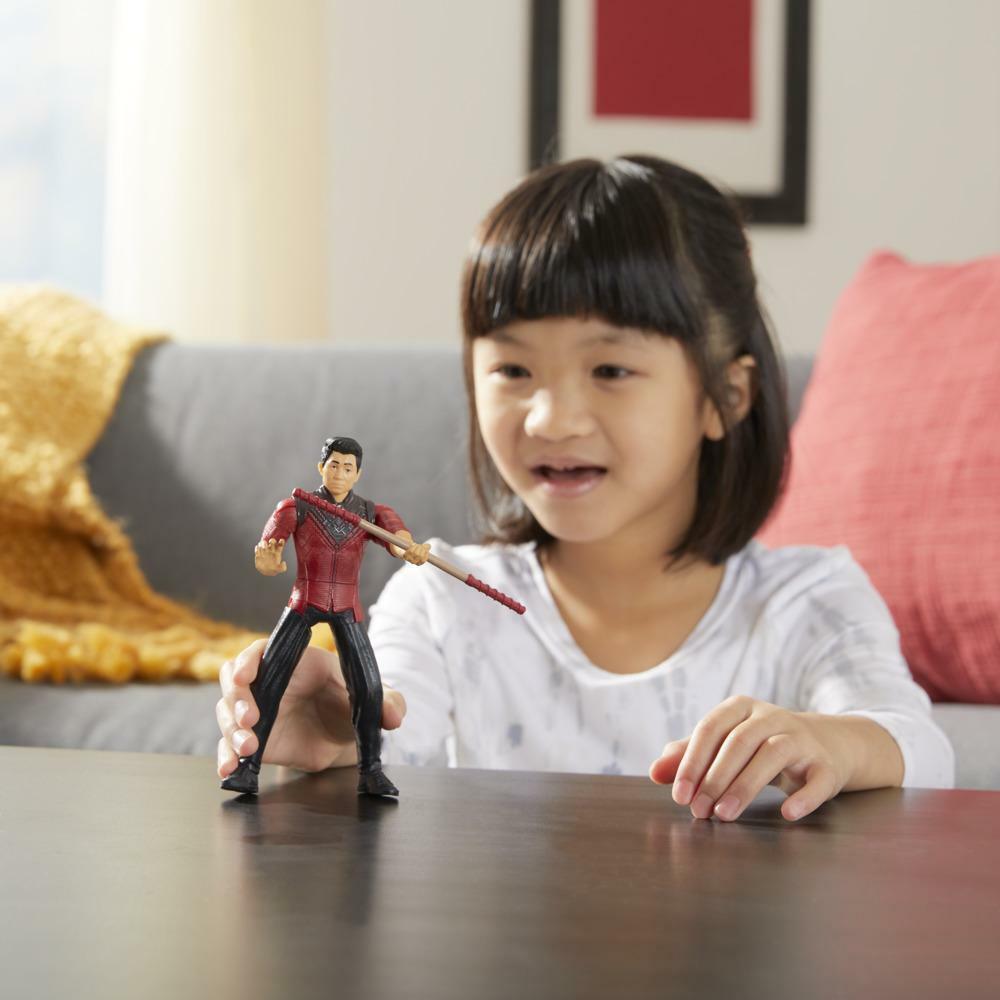Marvel Shang-Chi And The Legend - Shang-Chi with Bo Staff Figure