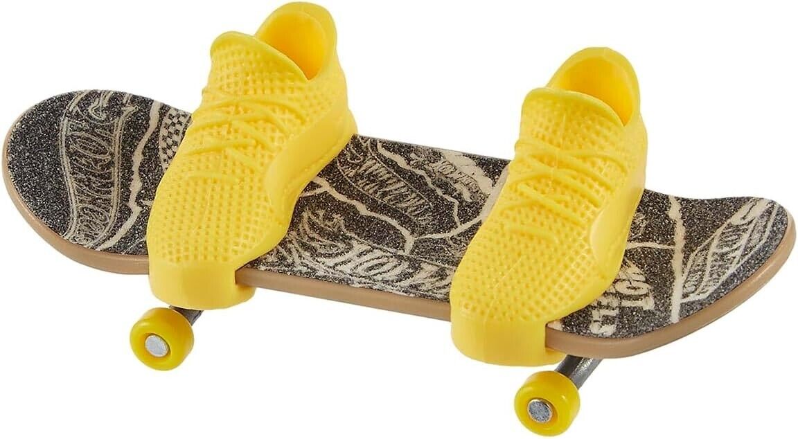 Hot Wheels Skate Fingerboard & Shoes - 1 Fingerboard & 1 Pair of Removable Skate