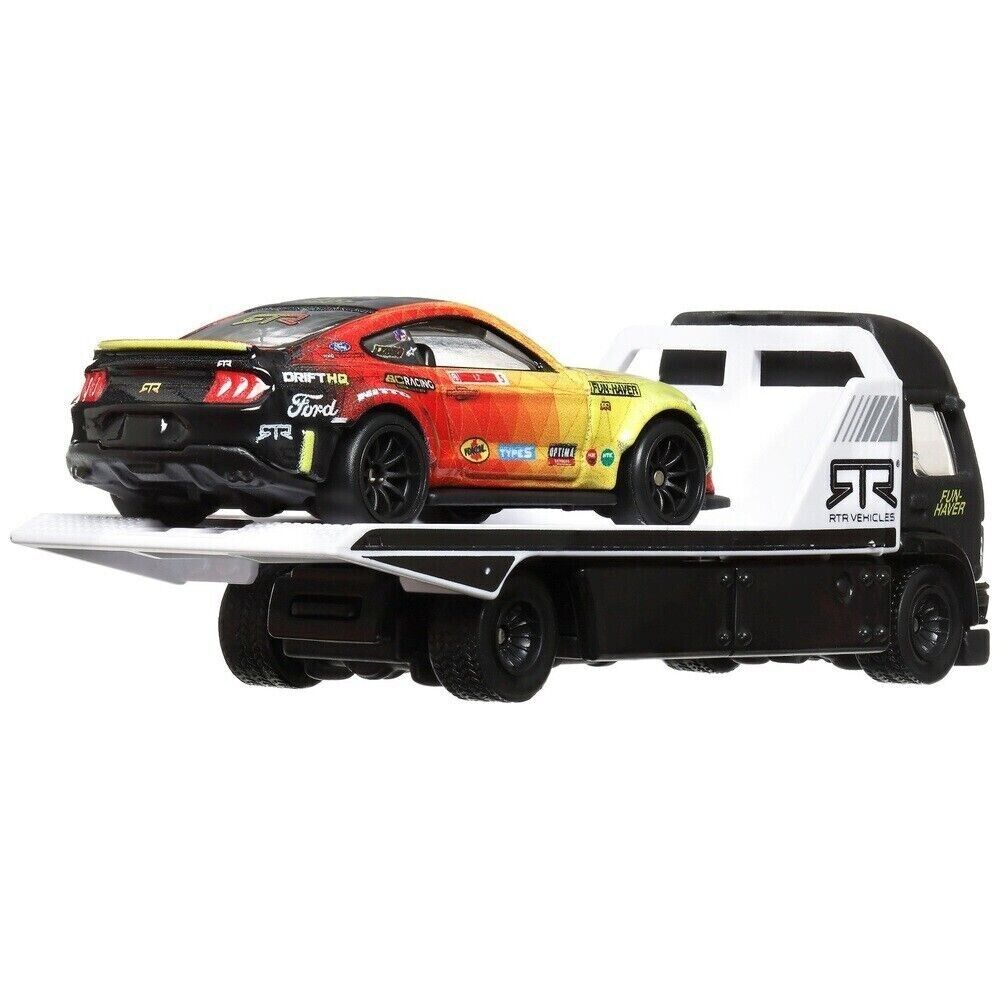 Hot Wheels Team Transport 1:64 '23 Ford Mustang RTR Spec 5 Aero Lift #50 HKF39