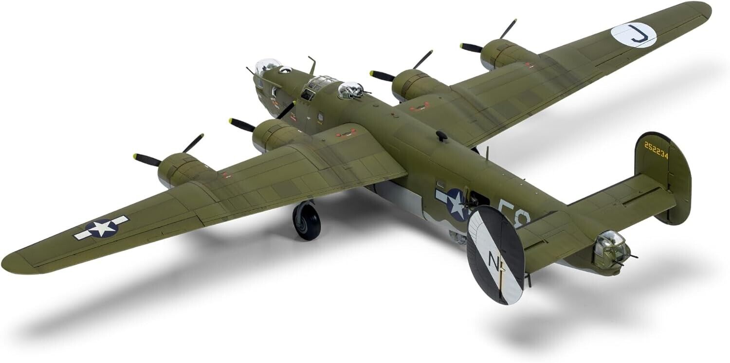 Airfix Model Set - A09010 Consolidated B-24H Liberator Model Building Kit - Plas