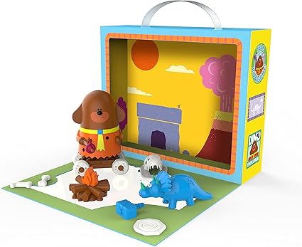 Hey Duggee Secret Surprise Take and Play Figurine Set With Cardboard Duggee Themed Backdrop - Dinosaurs with Duggee. 3 Ways to Play!, Multicolor (2172)